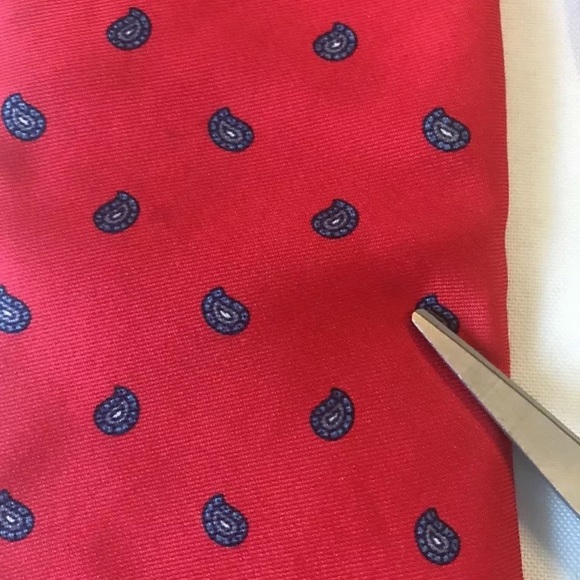 Brooks Brothers Makers Red Paisley Tie 100% silk - Picture 5 of 7